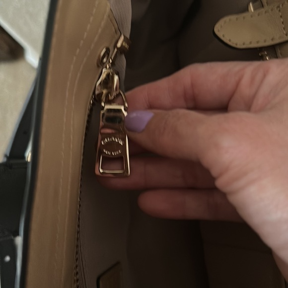 NWOT Coach cream with black Leather carryall - Picture 12 of 15